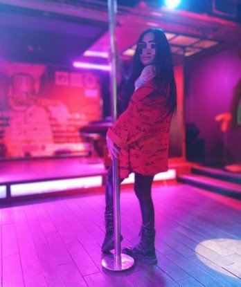 💋 Я создам незабываемую и страстную атмосферу, которая оставит тебе только самые приятные воспоминания. Мои услуги предлагают широкий выбор возможностей - от классического секса до эротического массажа. Обладая умопомрачительной внешностью и изящным телом, я удовлетворю все твои желания и тебе захочется вернуться ко мне снова и снова. 🌟 Живу в Москве и всегда готова встретиться с тобой для незабываемого удовольствия. Посмотри мои фото и оцени мою красоту самостоятельно. 💃 Не стесняйся и позвони мне прямо сейчас, чтобы начать наше приключение! 💕 Аличка